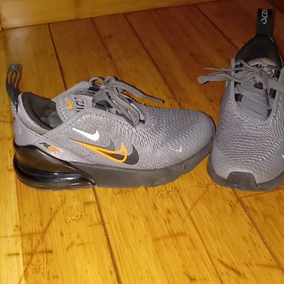 Nike Other - 😍😍Nike 270 little kids size 11😍😍